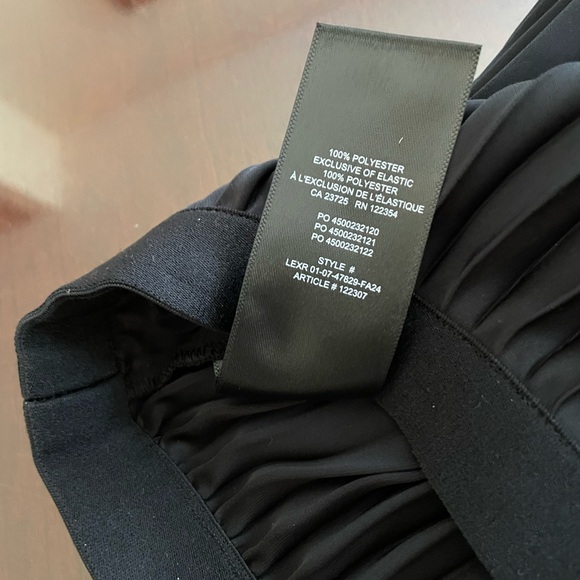 Aritzia Babaton Black Pleated Skirt - Picture 5 of 5